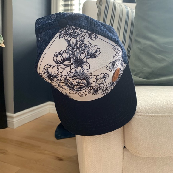 L&P Adult Cap 🇨🇦 - Picture 2 of 4